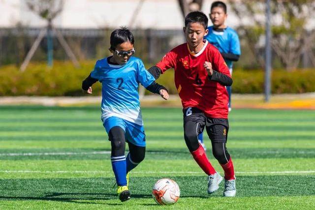 某西部高管：福克斯身背巨额合同 预计马刺要等到一年后才交易他